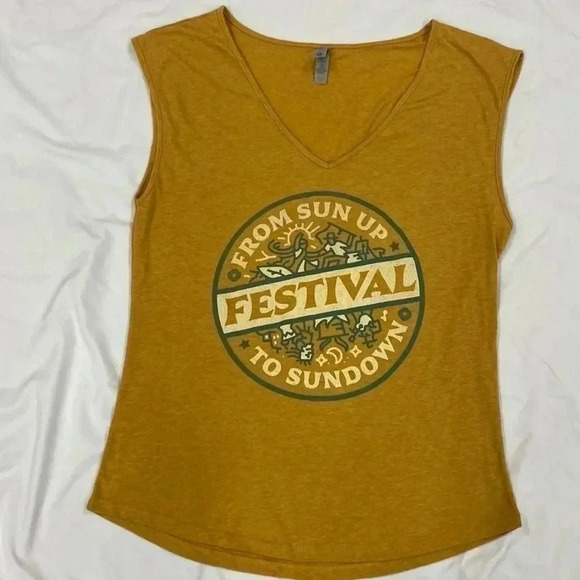 Graphic tank - Picture 1 of 6